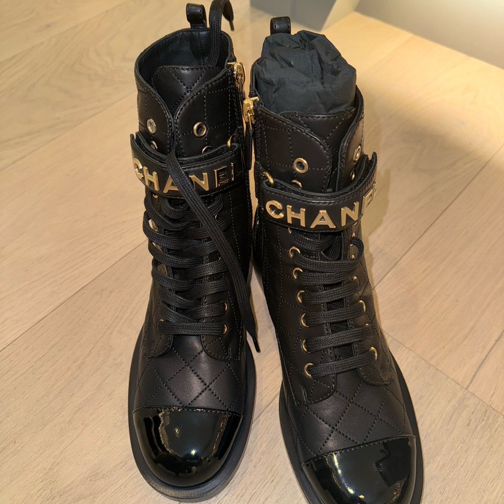 Chanel lace up combat boots - Picture 6 of 6
